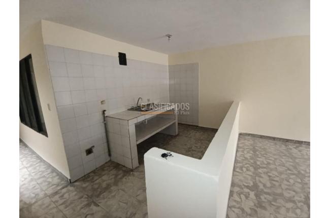 Casas, Alquiler, 20 de Julio - $1.100.000