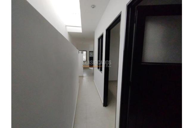 Casas, Alquiler, Floralia - $880.000