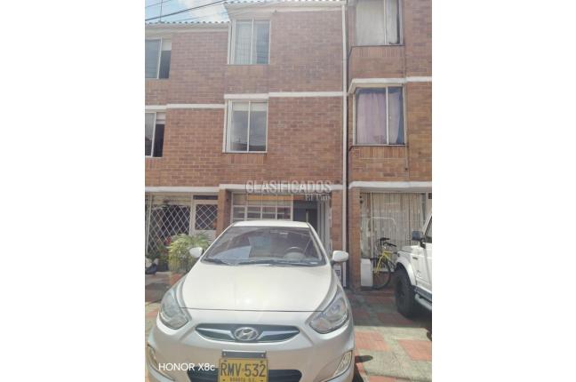 Casas, Alquiler, Bogotá - $2.400.000