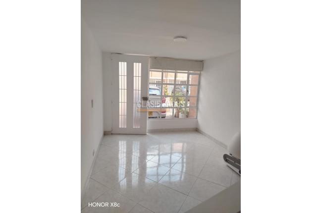 Casas, Alquiler, Bogotá - $2.400.000