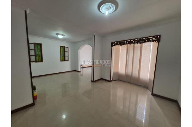 Casas, Venta en Ciudad Jardín