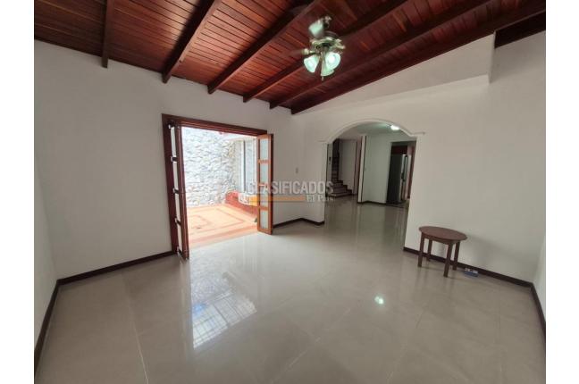 Casas, Venta en Ciudad Jardín