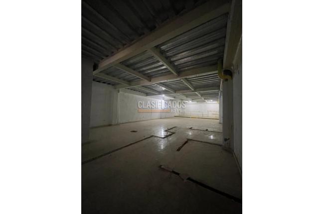 Locales y Bodegas, Alquiler, La Base - $7.800.000