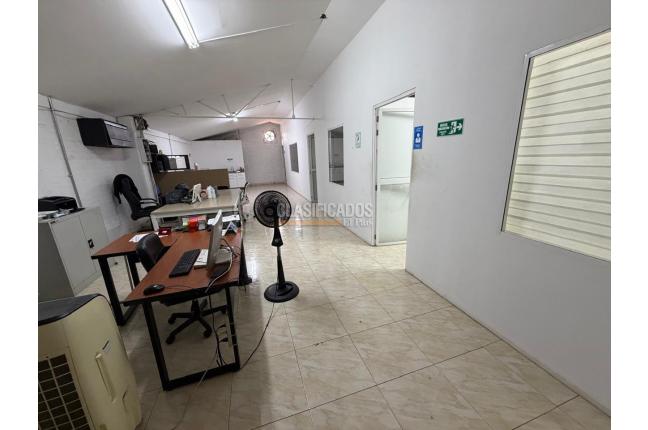 Locales y Bodegas, Alquiler, La Base - $7.800.000