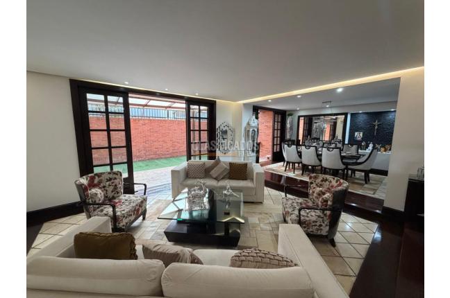 Casas, Venta en Ciudad Jardín