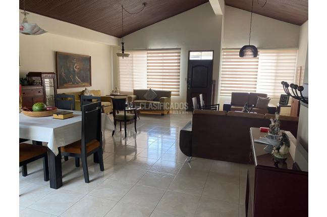 Casas, Venta en La Flora