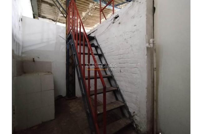 Locales y Bodegas, Alquiler, Manzanares - $12.000.000