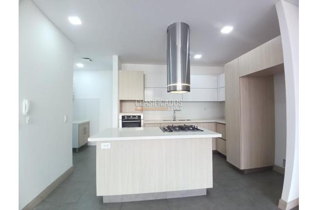 Apartamentos, Alquiler, Cristales - $4.900.000