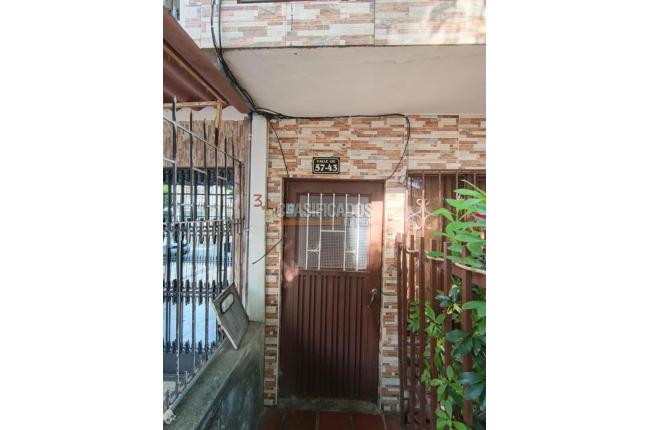 Apartamentos, Alquiler, Primero de Mayo - $1.700.000