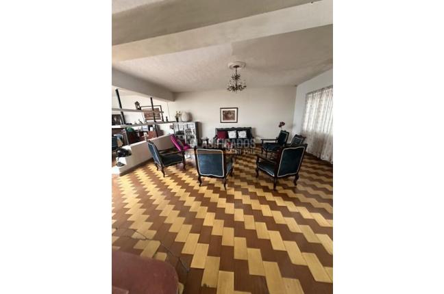 Casas, Venta, Miraflores - $590.000.000