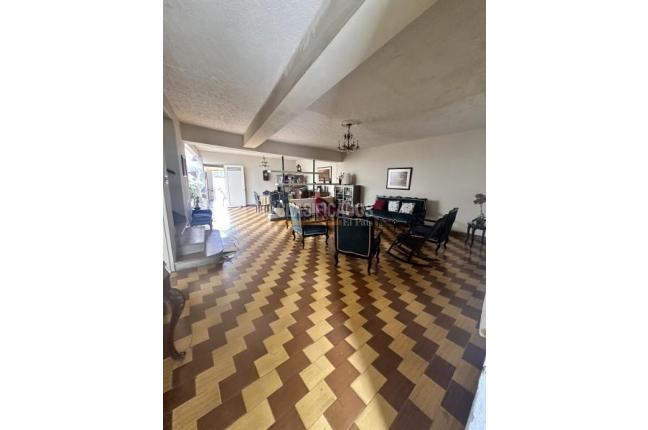 Casas, Venta, Miraflores - $590.000.000