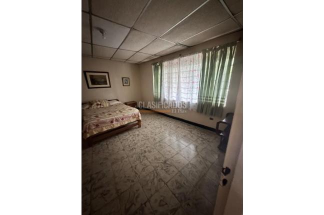 Casas, Venta, Miraflores - $590.000.000