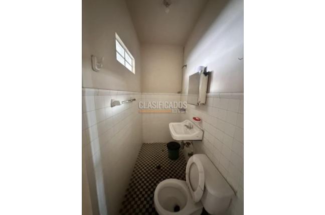 Casas, Venta, Miraflores - $590.000.000