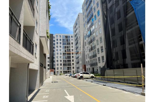 Apartamentos, Alquiler, Industrial - $1.700.000