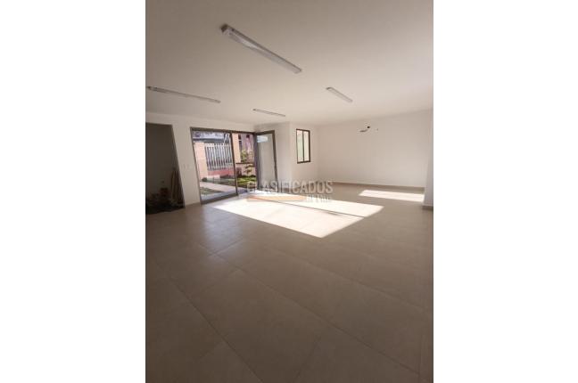 Locales y Bodegas, Alquiler, Barranquilla - $2.500.000