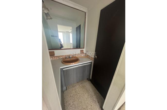 Apartamentos, Alquiler, Granada - $2.100.000