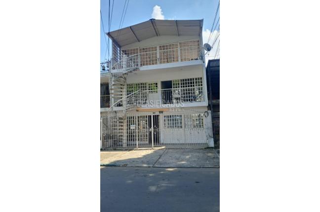 Casas, Venta en Ulpiano Lloreda