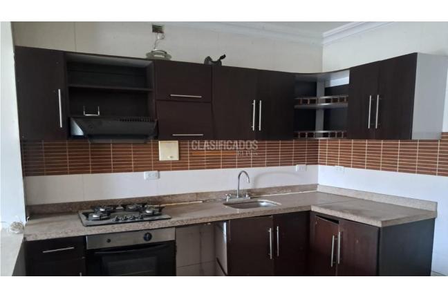 Casas, Venta en Ulpiano Lloreda