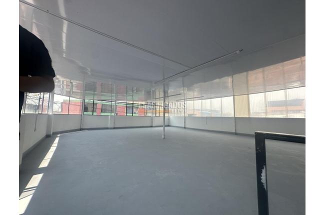 Locales y Bodegas, Alquiler, Funza - $1.900.000