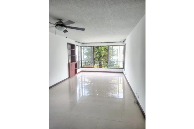 Apartamentos, Venta, Multicentro - $340.000.000