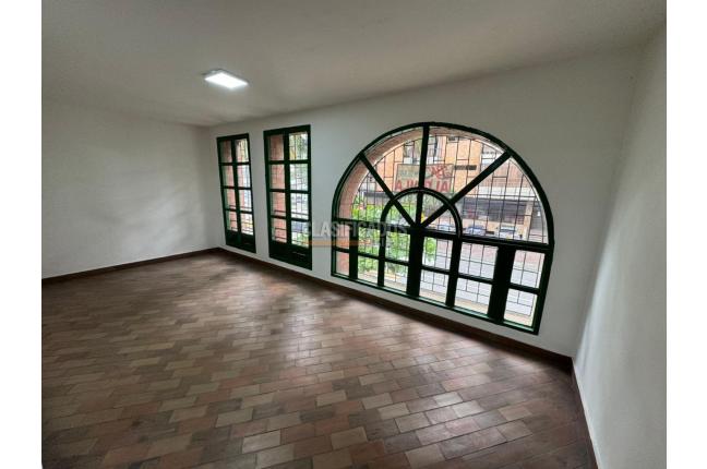 Oficinas y Consultorios, Alquiler en Versalles