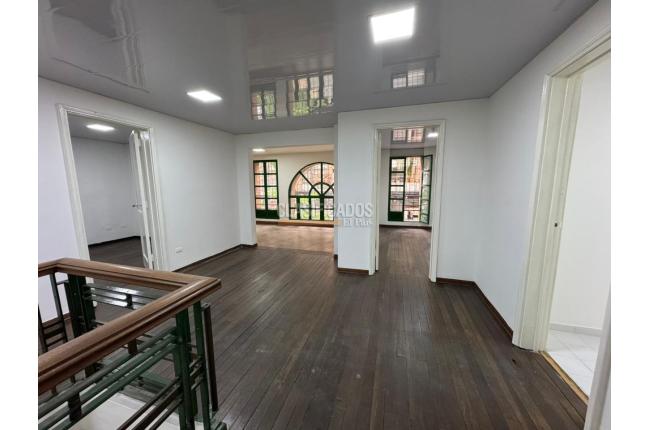 Oficinas y Consultorios, Alquiler, Versalles - $3.500.000