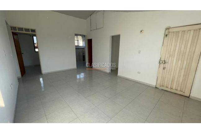 Apartamentos, Alquiler, Alcázares - $800.000