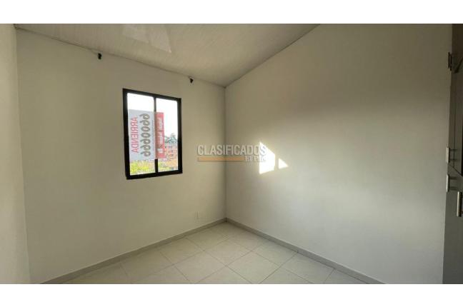 Apartamentos, Alquiler, Alcázares - $800.000