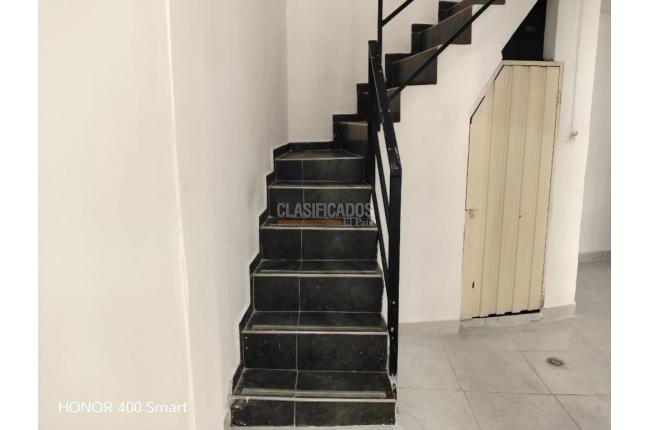 Locales y Bodegas, Alquiler, Santander - $3.600.000