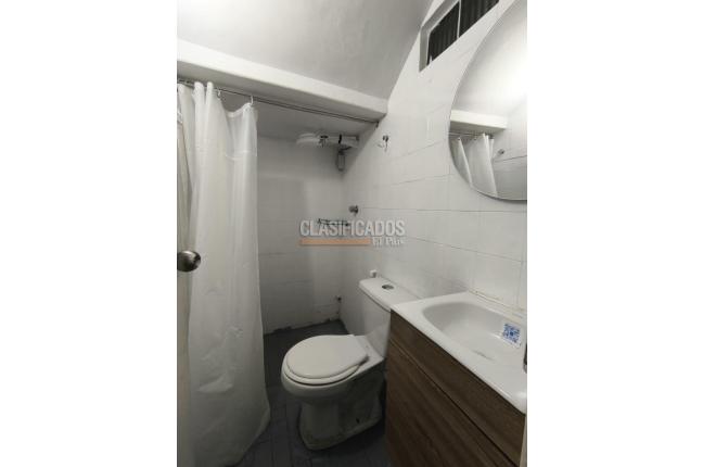 Apartaestudios, Alquiler, Champagñat - $700.000