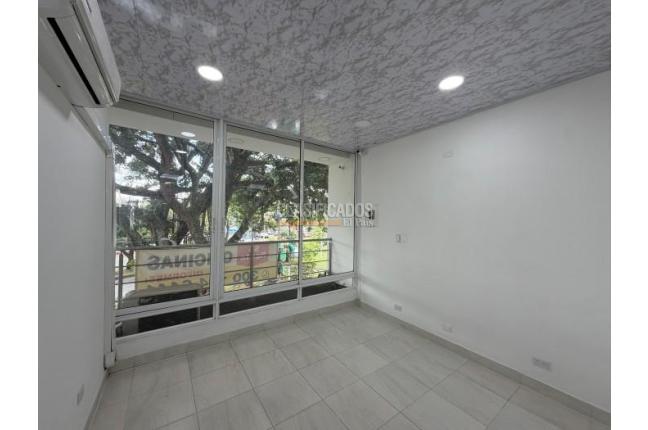 Locales y Bodegas, Alquiler, Tejares de San Fernando - $2.500.000