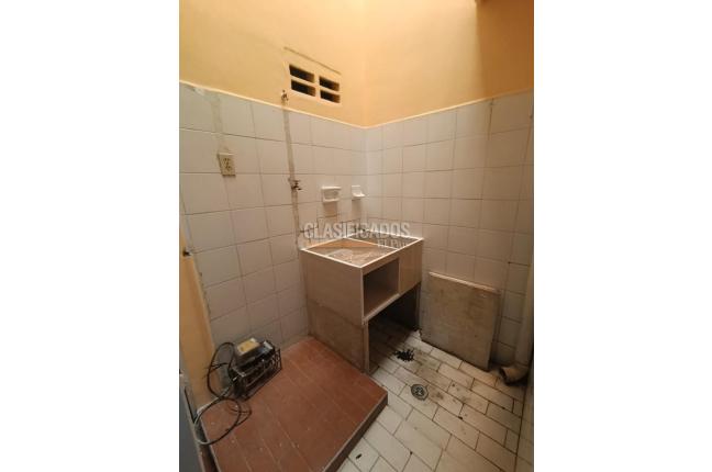 Casas, Alquiler, Giron - $1.650.000