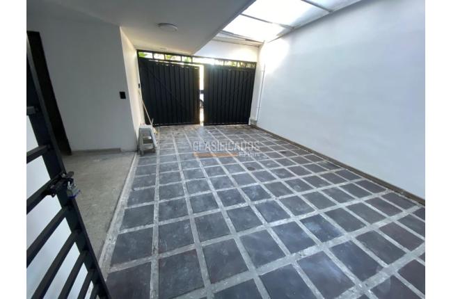 Casas, Alquiler, La Flora - $4.800.000