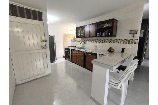 Apartamentos, Venta en Primero de Mayo