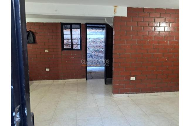 Casas, Alquiler, Compartir - $700.000