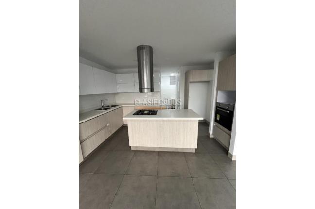 Apartamentos, Alquiler, Cristales - $5.000.000