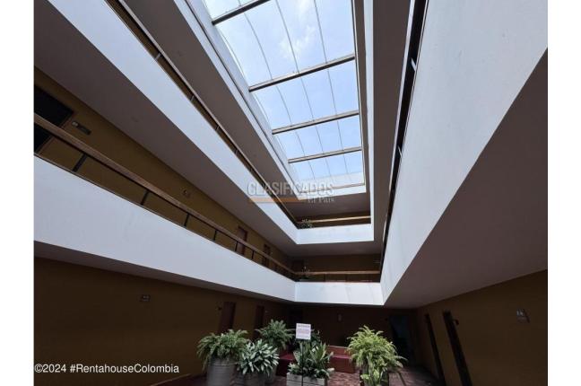 Locales y Bodegas, Venta, Bogotá - $2.100.000.000