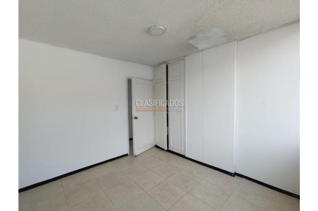 Apartamentos, Alquiler, Granada - $2.700.000