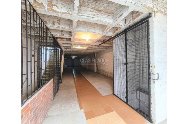 Locales y Bodegas, Alquiler, Cristóbal Colón - $8.000.000