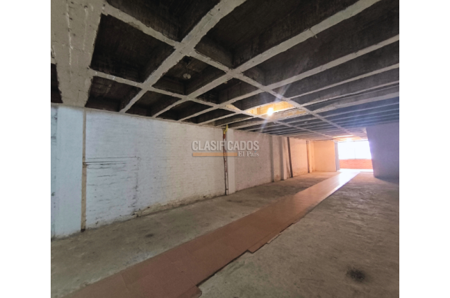 Locales y Bodegas, Alquiler, Cristóbal Colón - $8.000.000