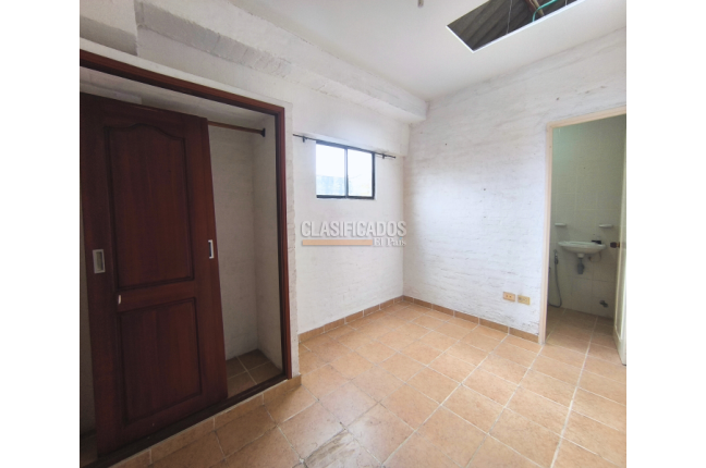 Locales y Bodegas, Alquiler, Cristóbal Colón - $8.000.000