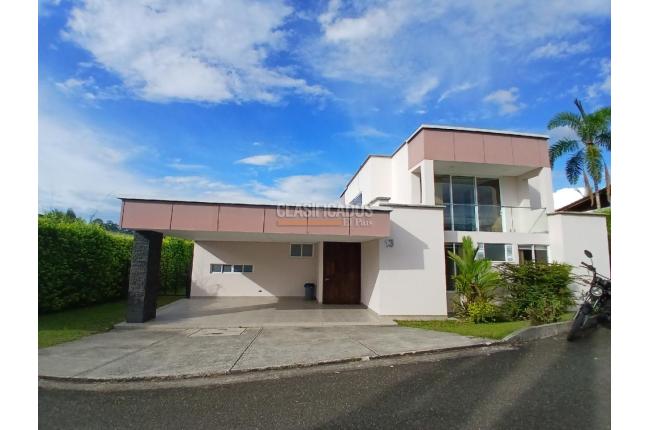 Casas, Alquiler en Pereira