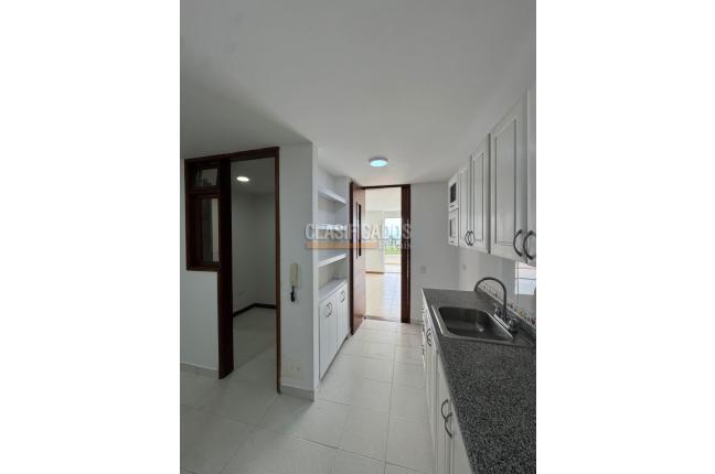 Apartamentos, Alquiler, Cristales - $4.600.000