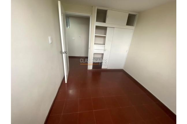 Apartamentos, Alquiler, Colseguros - $1.350.000
