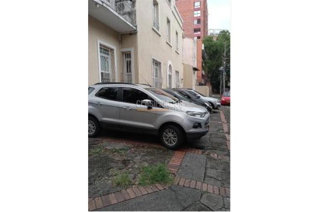 Oficinas y Consultorios, Alquiler en Centenario