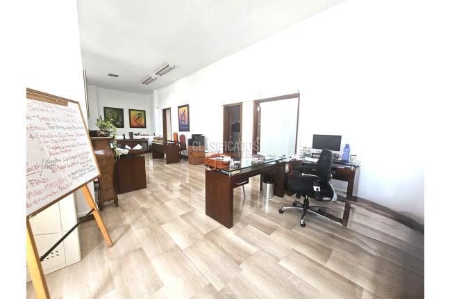 Oficinas y Consultorios, Alquiler en El Peñón