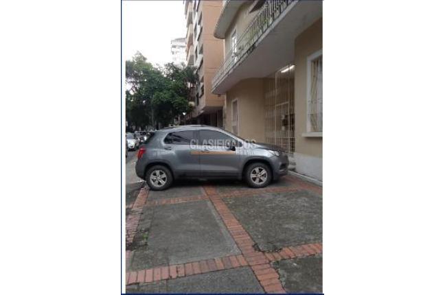 Oficinas y Consultorios, Alquiler en Centenario