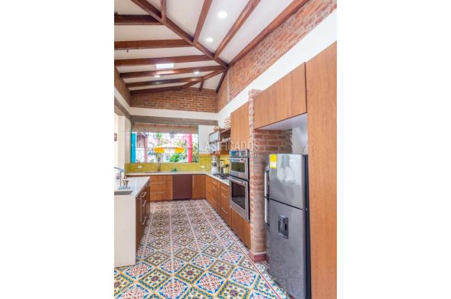 Casas, Venta, Miraflores - $880.000.000
