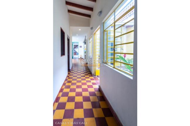 Casas, Venta, Miraflores - $880.000.000