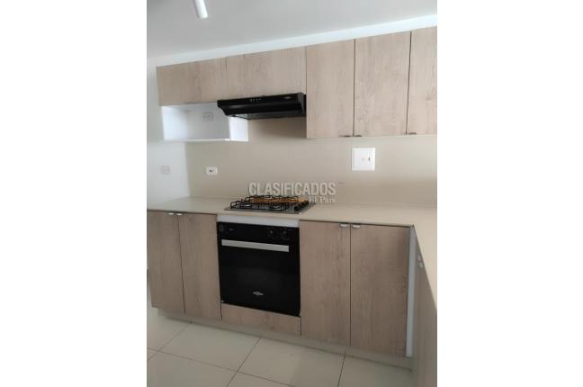 Casas, Alquiler en Ciudad Country